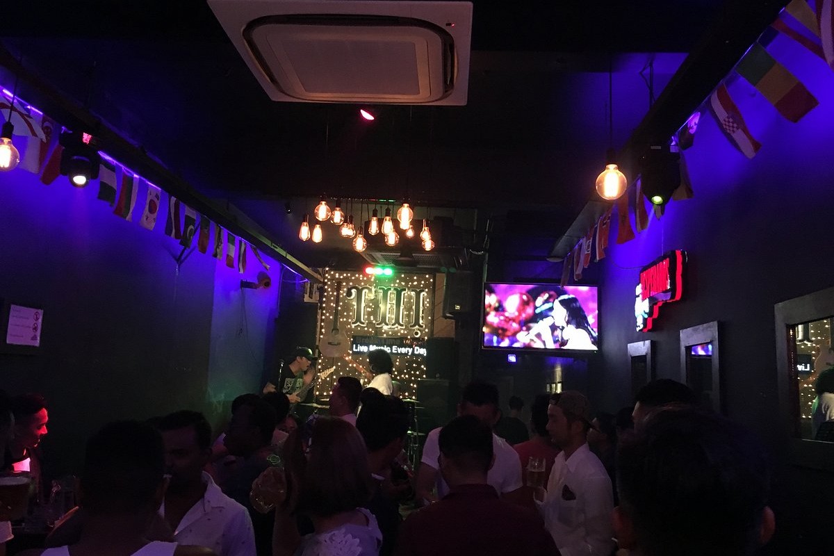 khong gian th bar - Live Music in Saigon: 12 Epic Spots for 2024 Nightlife