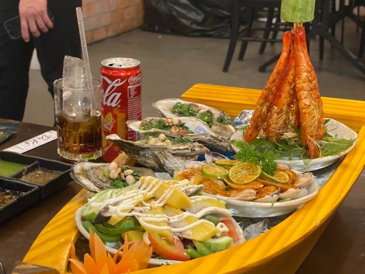 Seafood Boat Nha Hang Du Ky