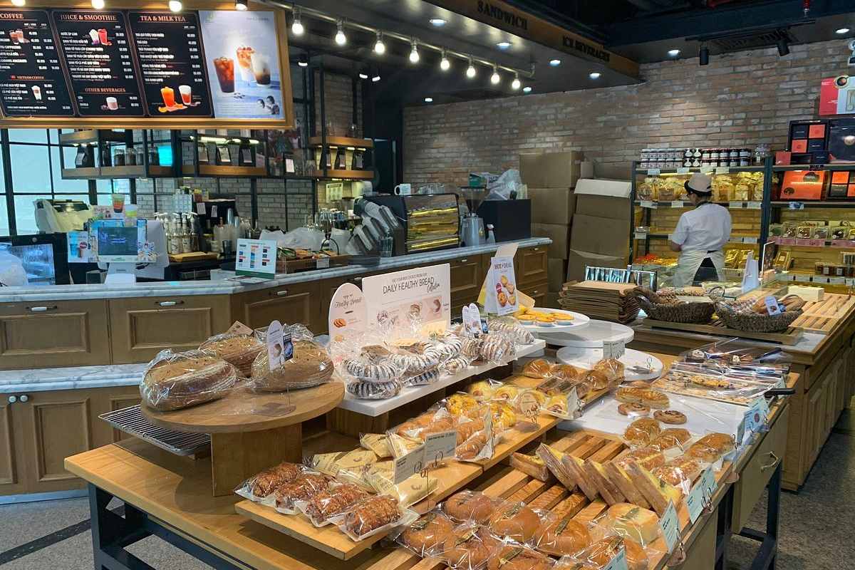 photo0jpg - Go Sleepless with Ho Chi Minh City Nightlife | Bars, Clubs & More