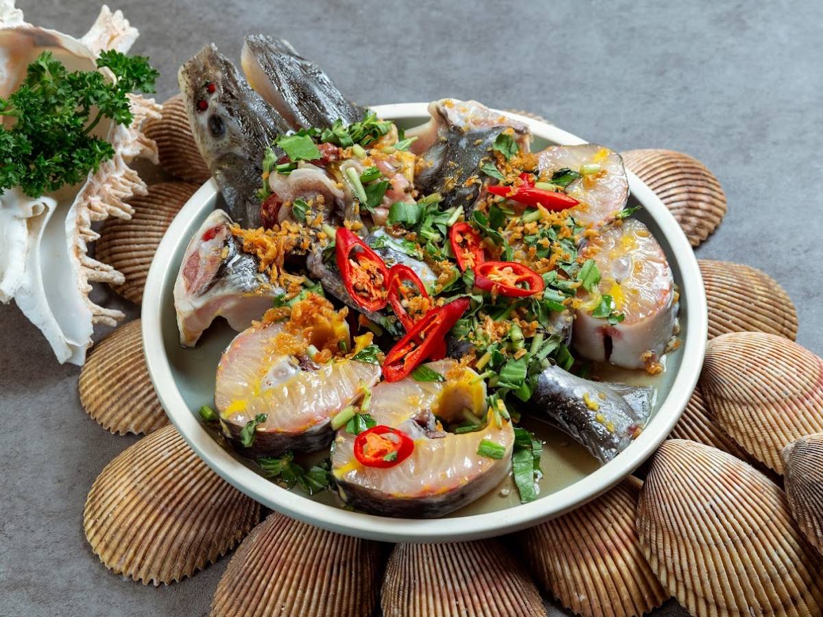 restaurant ocean beach food - A Guide to the Best Seafood Restaurants in Ho Chi Minh City