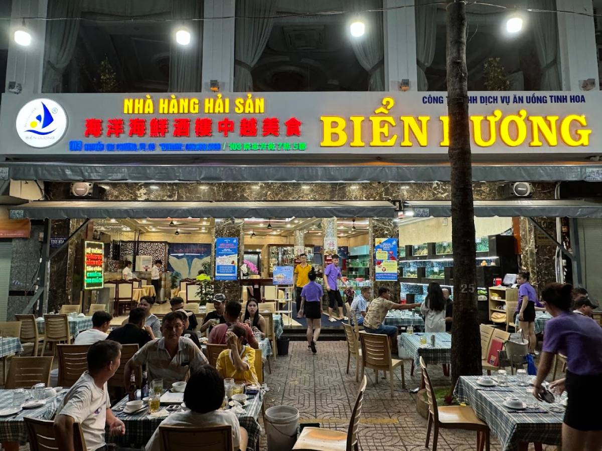 restaurant ocean beach storefront - A Guide to the Best Seafood Restaurants in Ho Chi Minh City