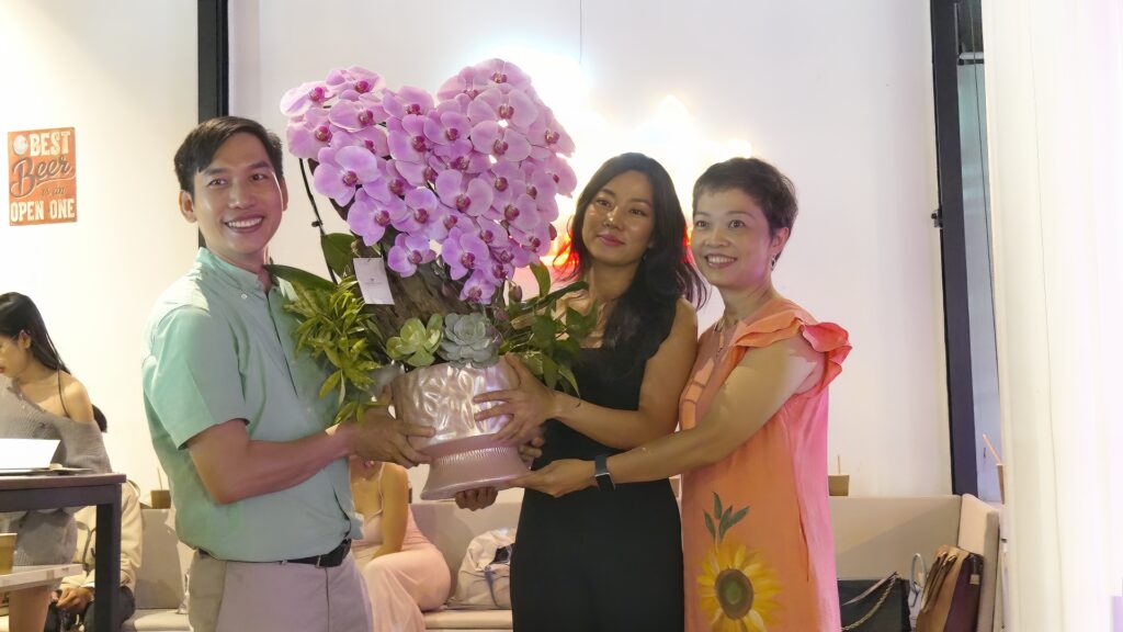 Vietnamese Women’s Day Event 2025 4 Still 2025 10 20 144545 1.114.6 topaz face face color denoise lighting sharpen upscale 1x - Vietnamese Women’s Day Event 2025